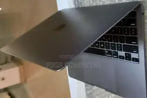 New Laptop Apple MacBook Pro 2020 M1 8GB Apple M1 SSD 256GB