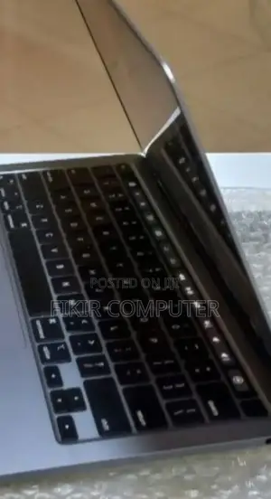 New Laptop Apple MacBook Pro 2020 M1 8GB Apple M1 SSD 256GB