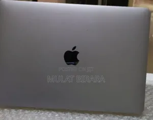 New Laptop Apple MacBook Pro 2020 M1 8GB Apple M1 Pro SSD 256GB