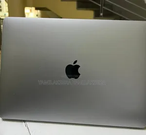 New Laptop Apple MacBook Pro 2019 8GB Intel Core I5 SSD 128GB