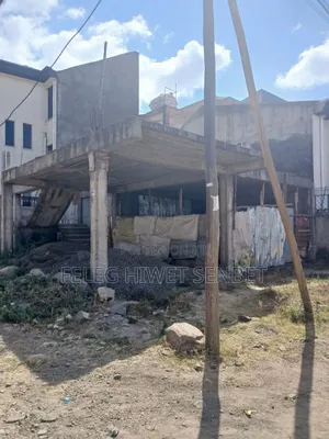 የሚሸጥ ለጂ+3የወጣ መሰረት