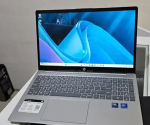 New Laptop HP G71T 16GB Intel Core Ultra 7 SSD 512GB