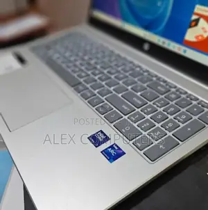 New Laptop HP G71T 16GB Intel Core Ultra 7 SSD 512GB