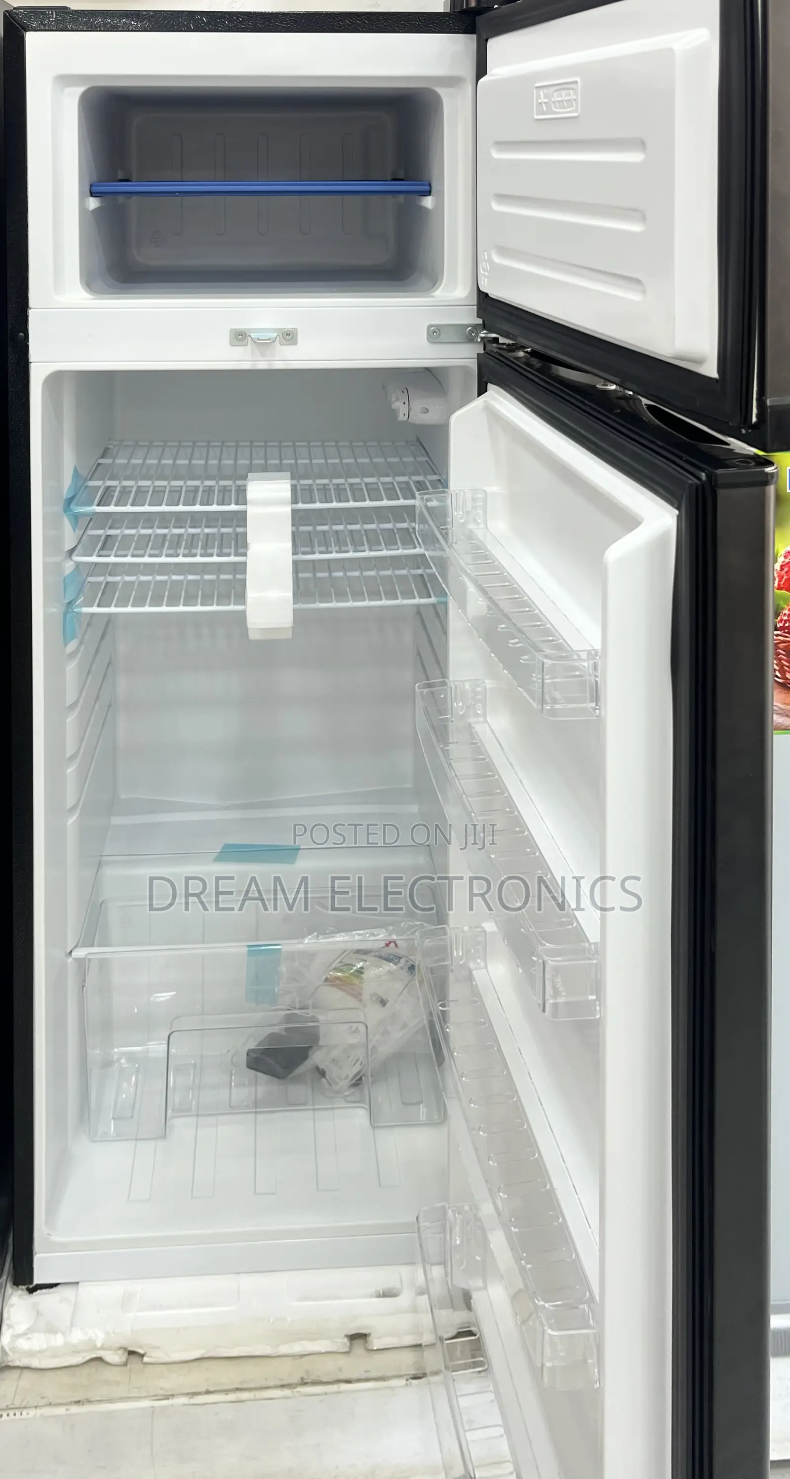 Boss 360 Refrigerator and Top Freezer