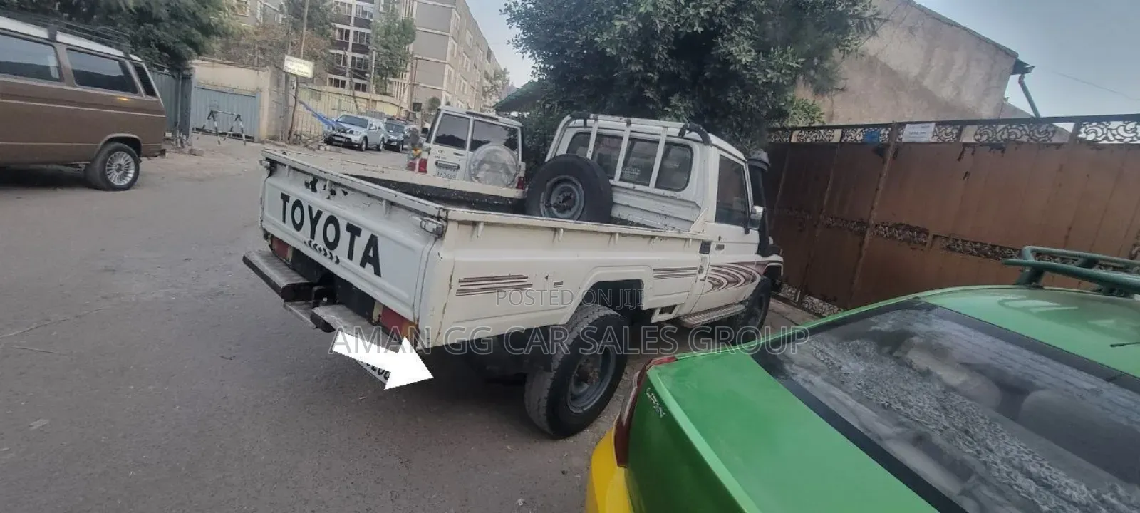 Toyota Land Cruiser 1990 White