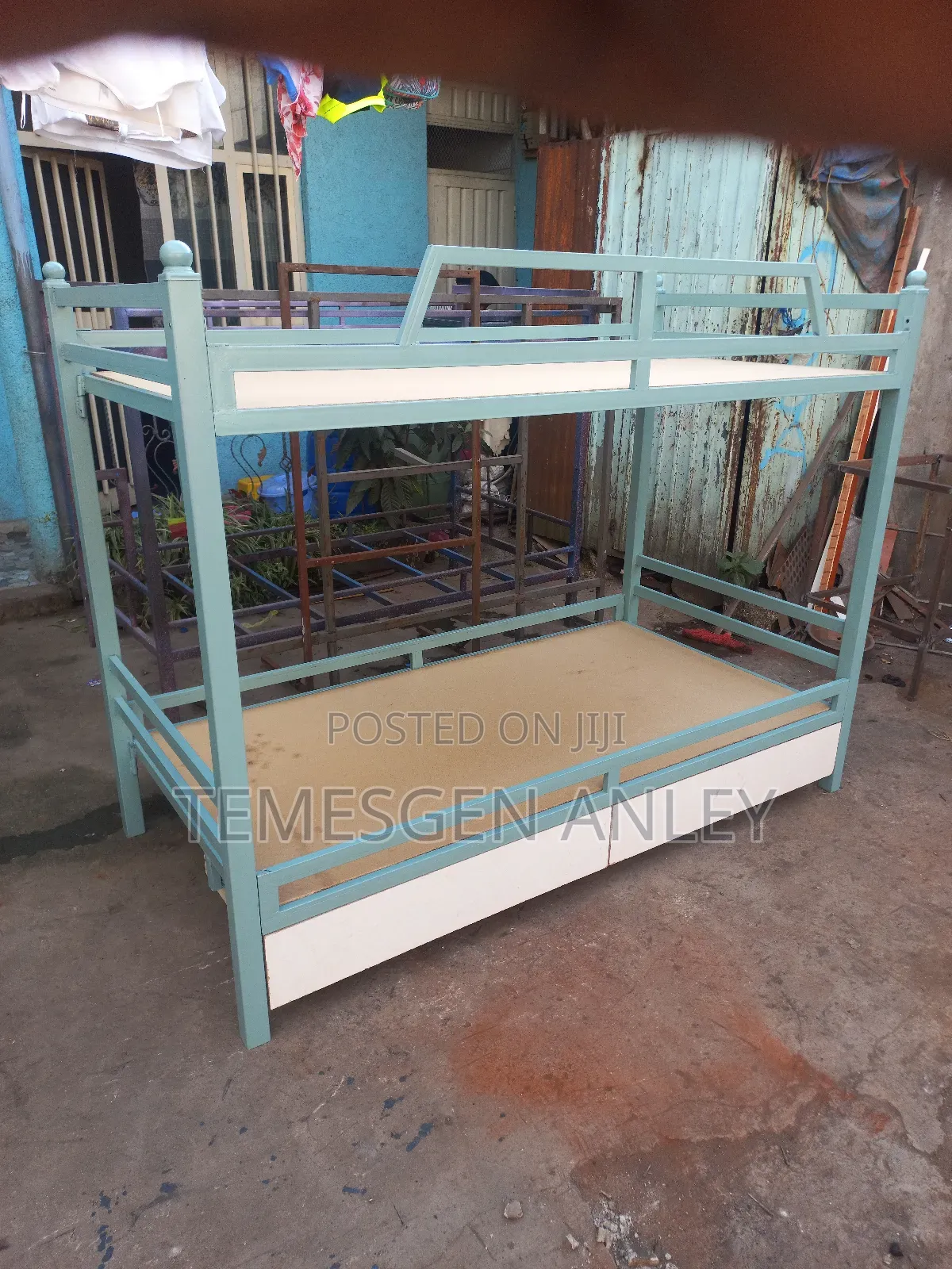 አዲስ ተተደራራቢ አልጋ