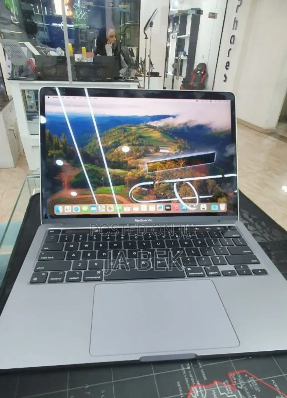 New Laptop Apple MacBook Pro 2022 M2 8GB Apple M2 SSD 256GB