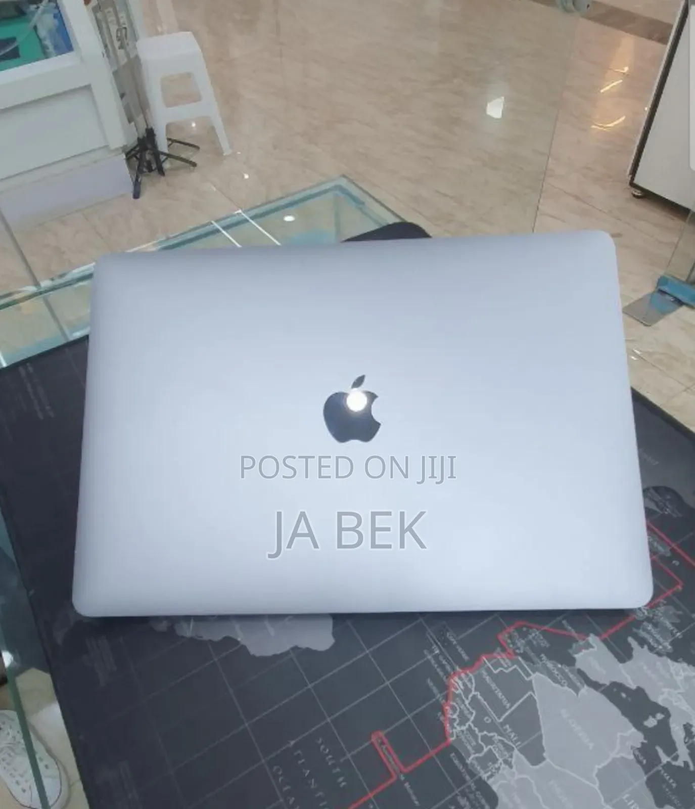 New Laptop Apple MacBook Pro 2022 M2 8GB Apple M2 SSD 256GB