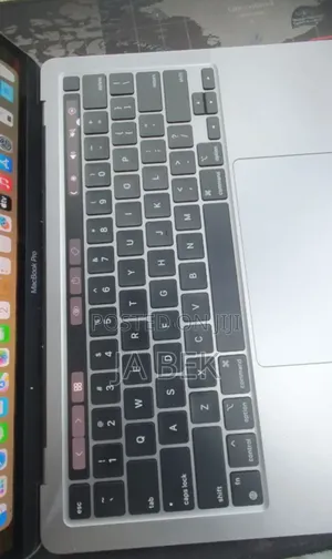 New Laptop Apple MacBook Pro 2022 M2 8GB Apple M2 SSD 256GB