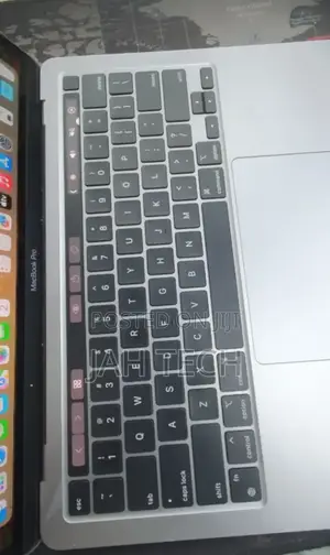 New Laptop Apple MacBook Pro 2022 M2 8GB Apple M2 SSD 256GB