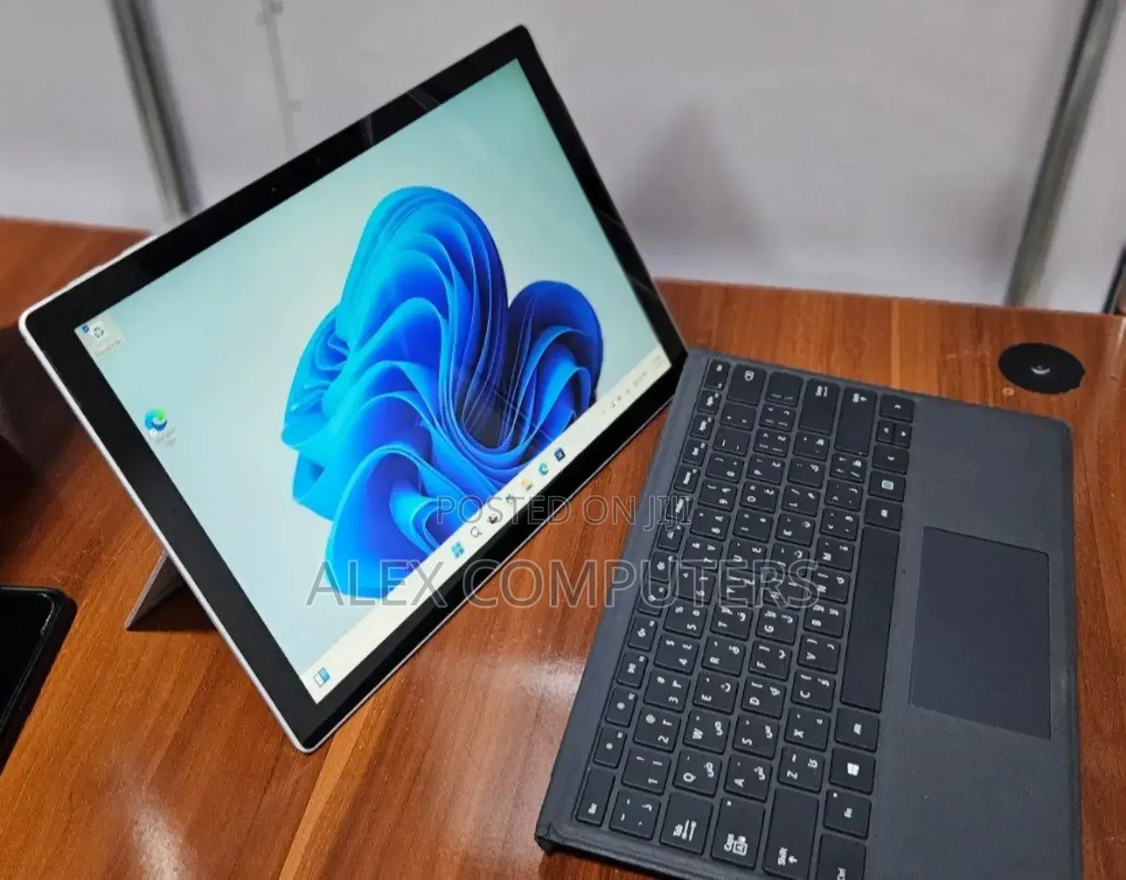 New Laptop Microsoft Surface Pro 7 8GB Intel Core I5 SSD 128GB