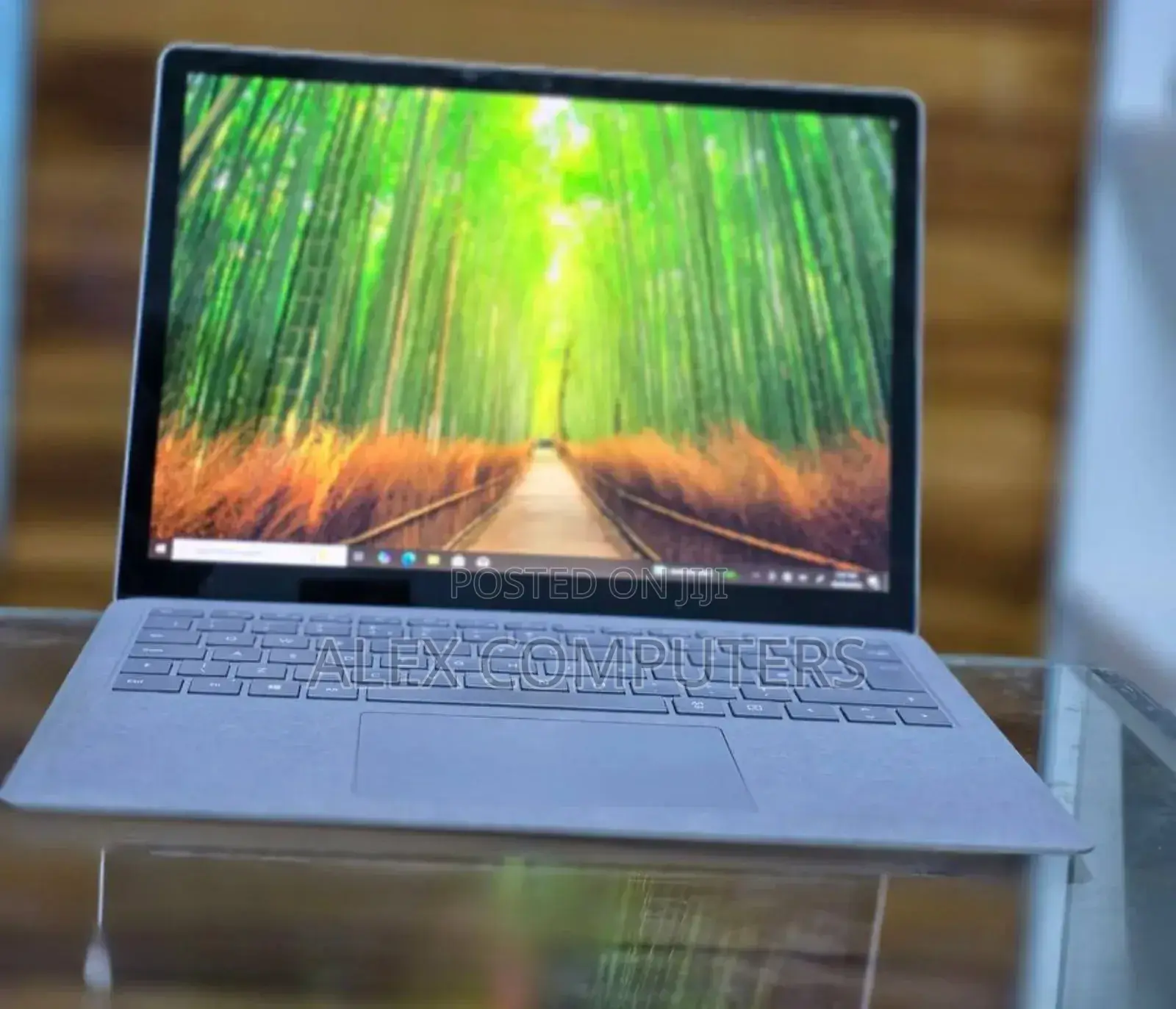 New Laptop Microsoft Surface 8GB Intel Core I5 SSD 512GB