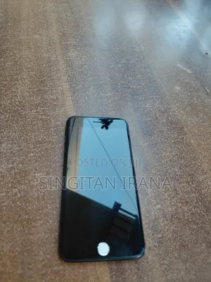 Photo - Apple iPhone 7 Plus 128 GB Black