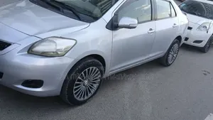 Photo - Toyota Yaris 2010 Silver