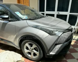 Photo - Toyota C-HR 2020 Teal