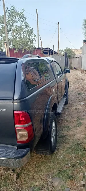 Toyota Hilux 2008 Gray
