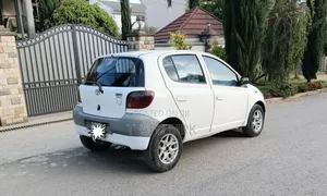 Toyota Yaris 1.5 2000 White
