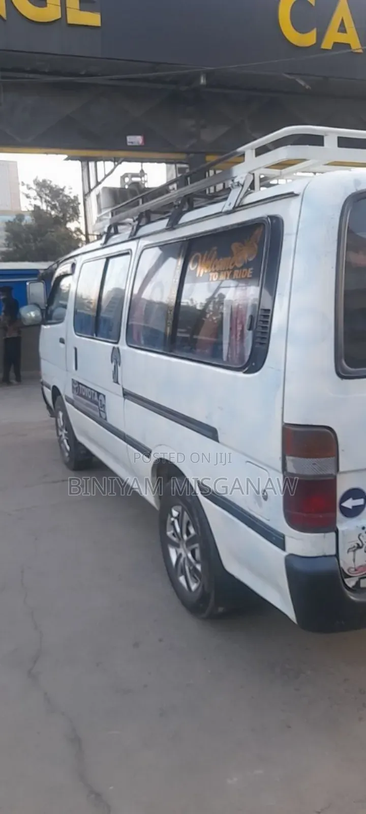 Toyota HiAce 2004 White