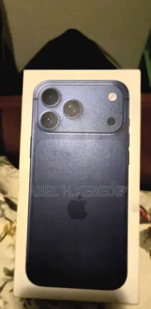 Photo - New Apple iPhone 17 Pro Max 512 GB Black