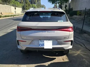 BYD E2 43 kWh 94 hp FWD 2025 Gold