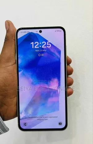 Photo - New Samsung Galaxy M35 256 GB Black