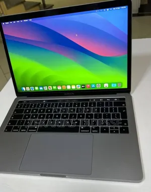 Photo - New Laptop Apple MacBook Pro 2019 8GB Intel Core I5 SSD 128GB