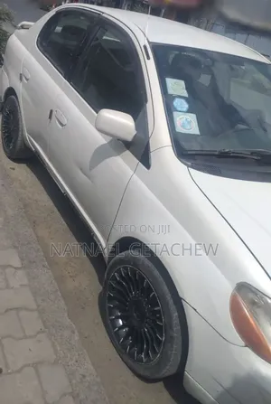 Toyota Platz 2003 White
