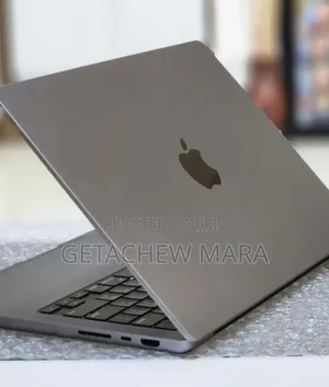 Photo - New Laptop Apple MacBook Pro M1 32GB Intel SSD 512GB