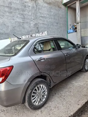 Photo - Suzuki Dzire 2022 Gray