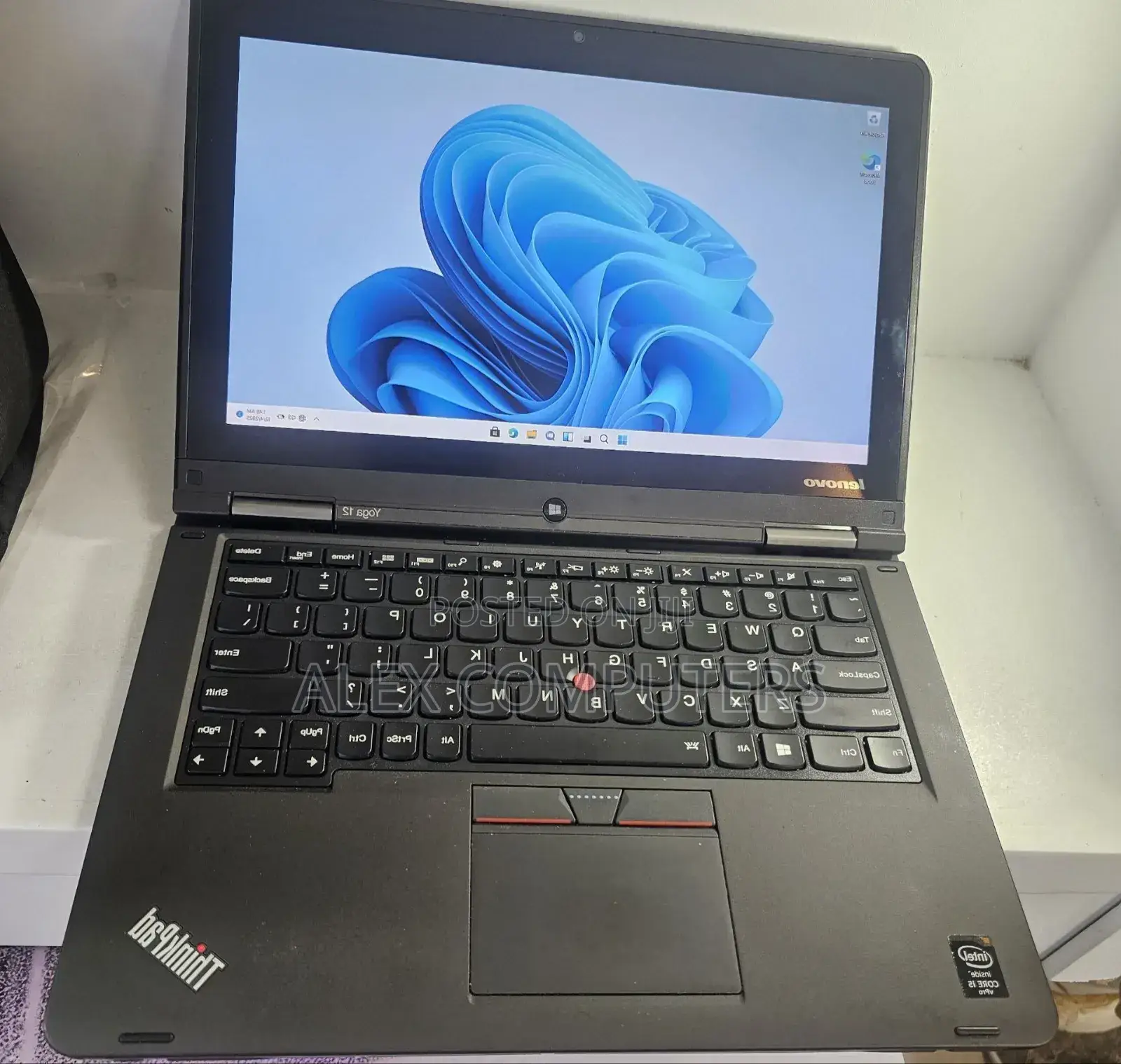 New Laptop Lenovo ThinkPad Yoga 8GB Intel Core I5 SSD 256GB