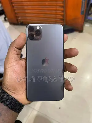 Photo - Apple iPhone 11 Pro Max 64 GB Black