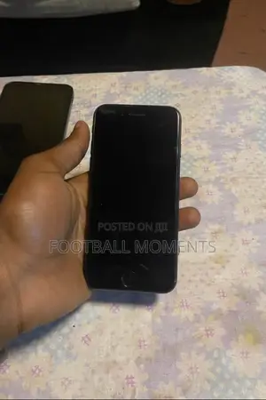 Photo - Apple iPhone 8 64 GB Black