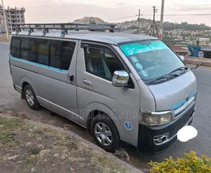 Toyota HiAce 2006 Silver