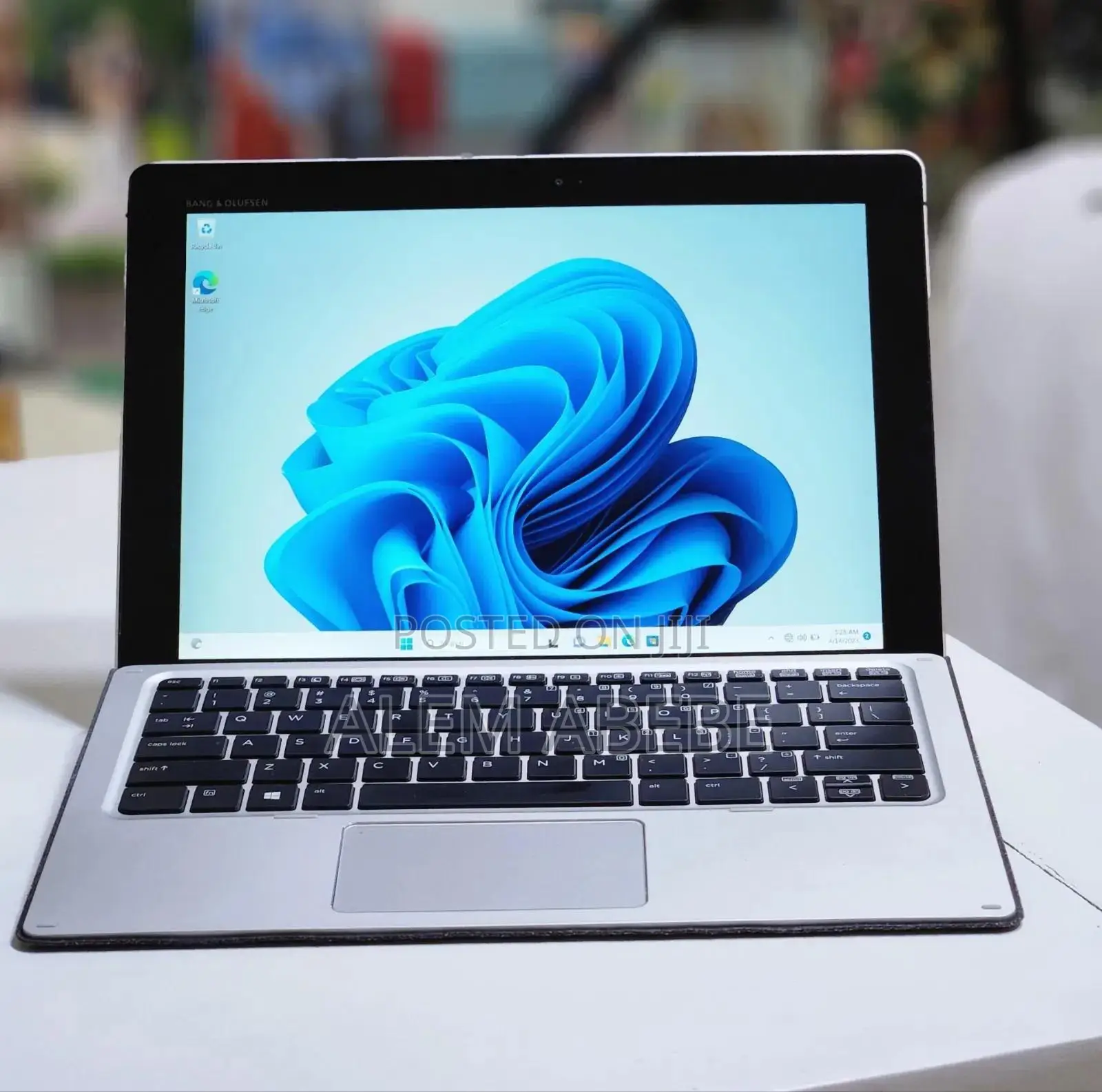 New Laptop HP Elite X2 1012 8GB Intel Core M SSD 256GB