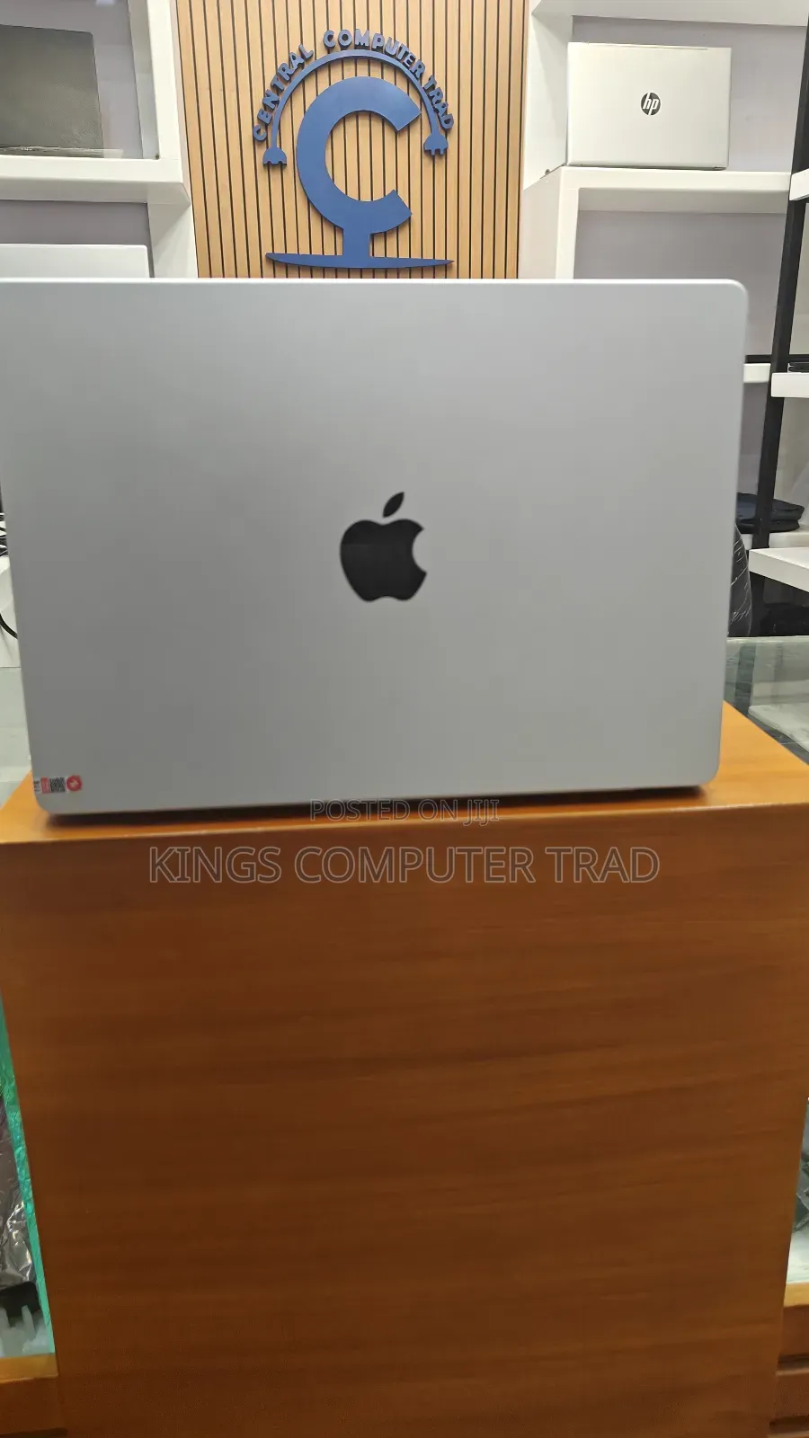 New Apple MacBook Pro 2023 M3 14-Inch 18GB Intel Core M3 SSD 512GB