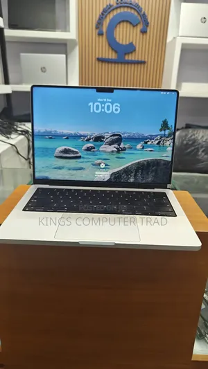 New Apple MacBook Pro 2023 M3 14-Inch 18GB Intel Core M3 SSD 512GB