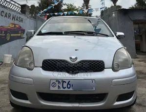Photo - Toyota Vitz 2004 Silver