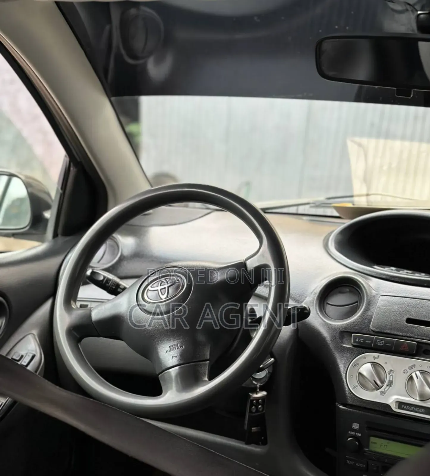 Toyota Vitz 2004 Silver