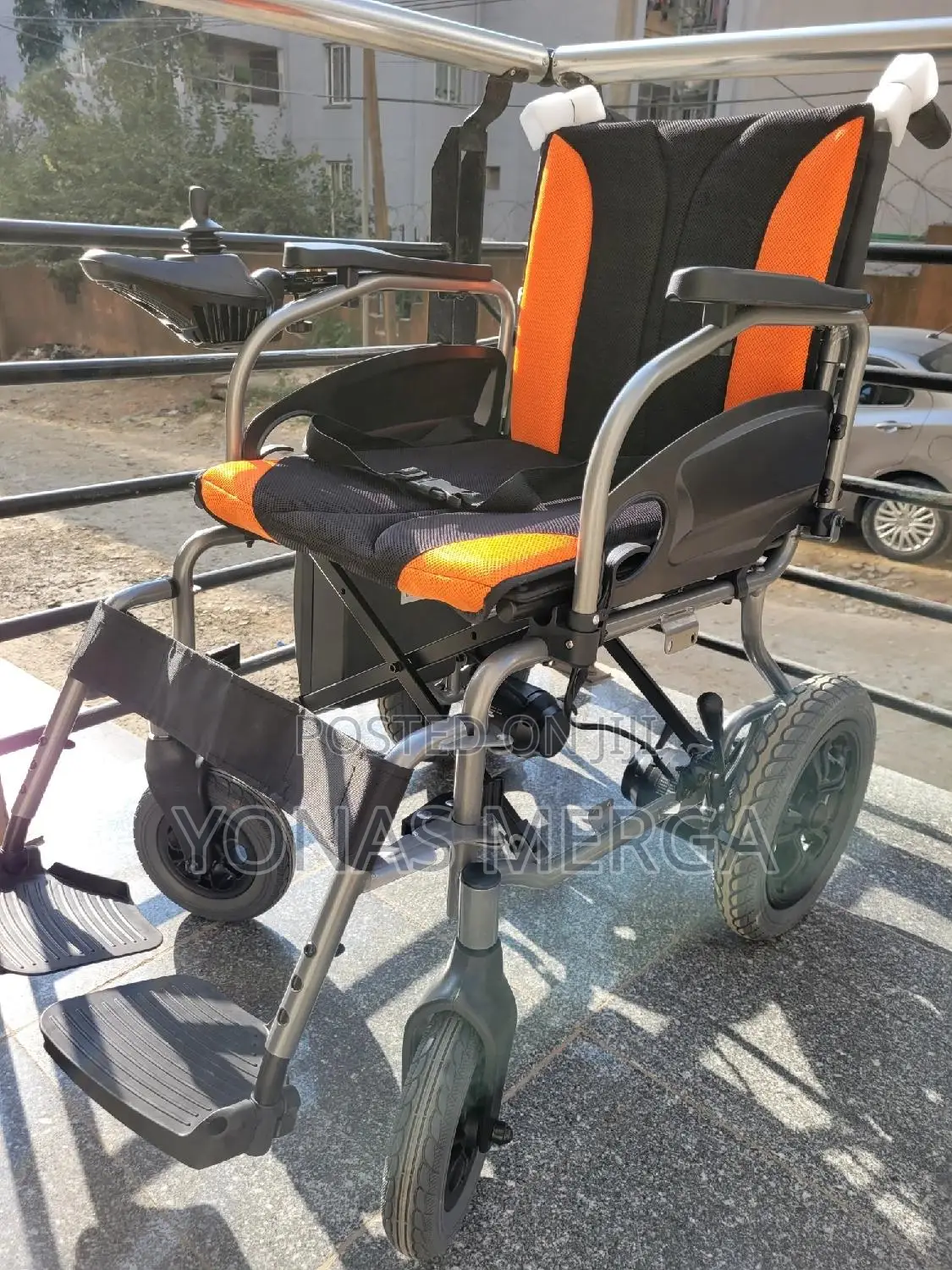 Motorized Wheelchair升见powerful Motors:啓wheelchair