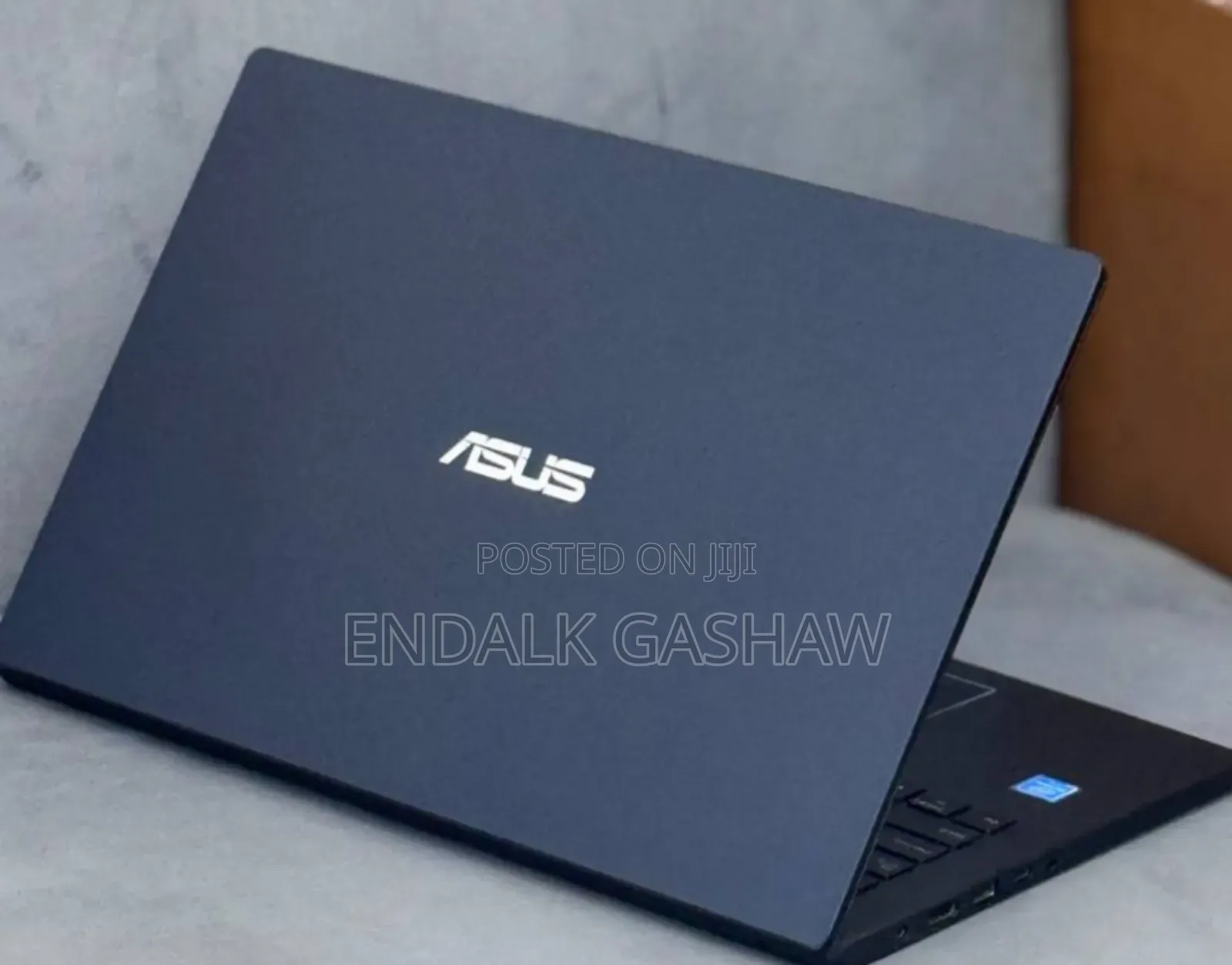 New Laptop Asus E502S 4GB Intel Pentium SSD 256GB