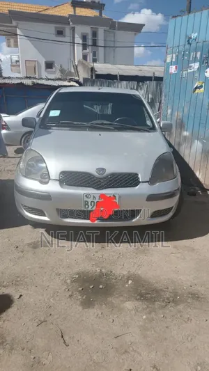 Photo - Toyota Vitz 1.0 FWD 3dr 2003 Silver