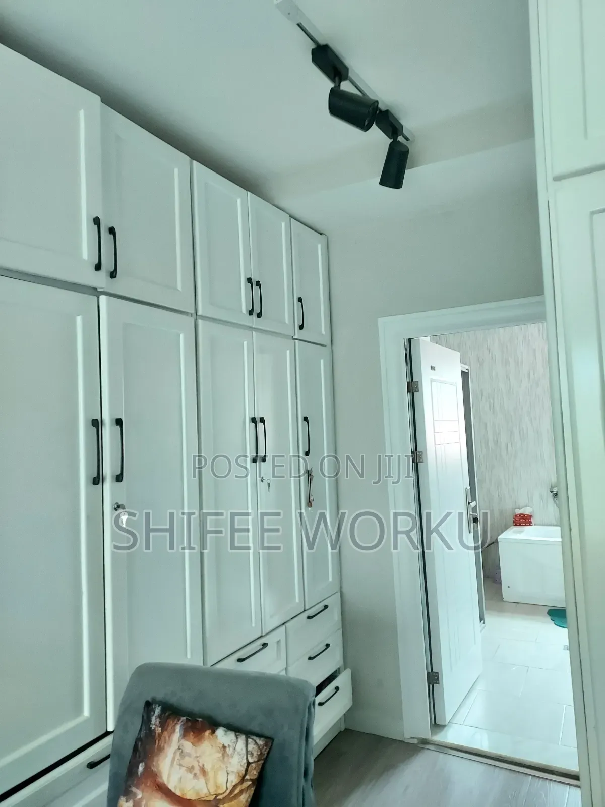 Furnished 6bdrm House in Tafo, Yeka for sale