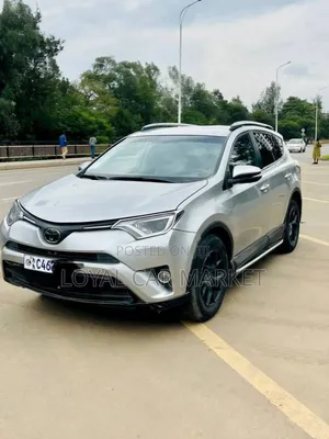 Photo - Toyota RAV4 2017 Silver