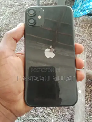 Photo - Apple iPhone 11 128 GB Black