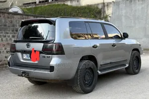 Toyota Land Cruiser 2011 Gray
