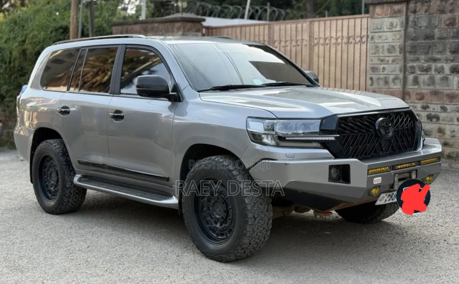 Toyota Land Cruiser 2011 Gray