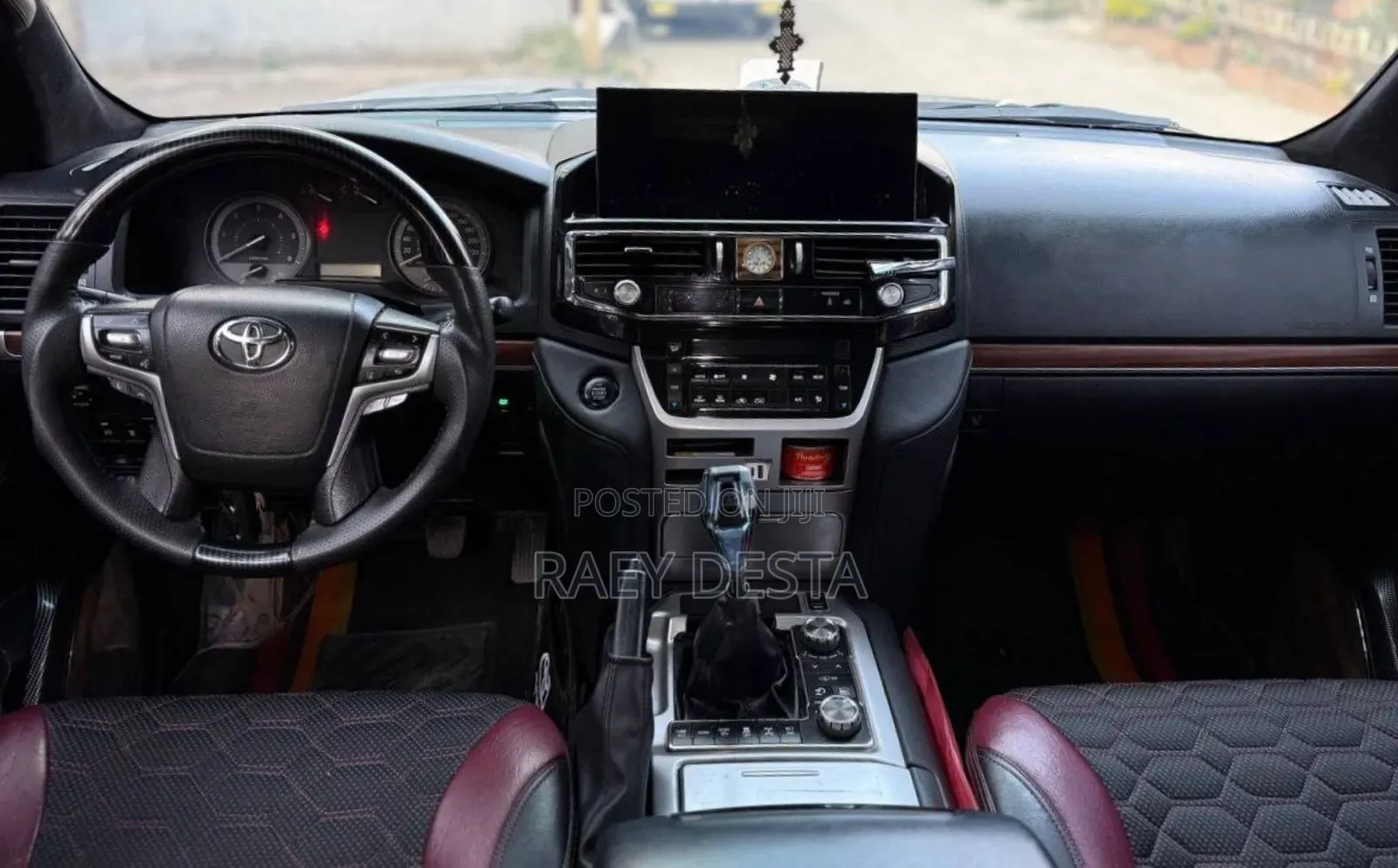 Toyota Land Cruiser 2011 Gray