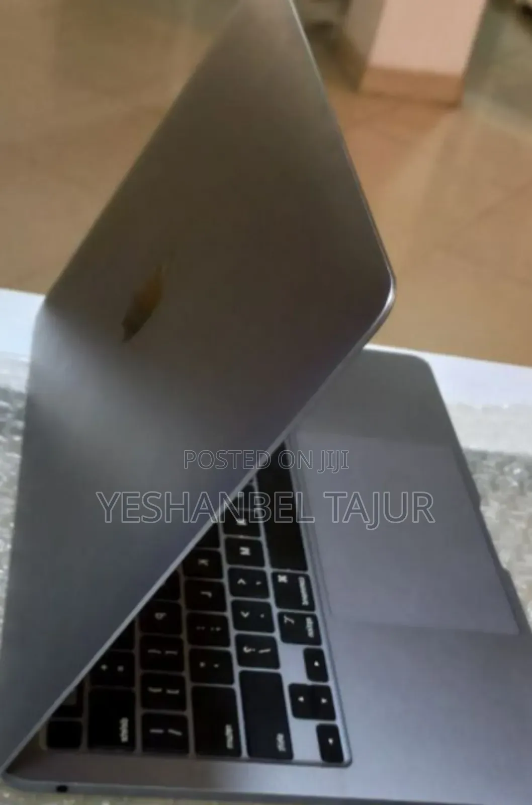 New Laptop Apple MacBook Pro M1 8GB Apple M1 Pro SSD 256GB