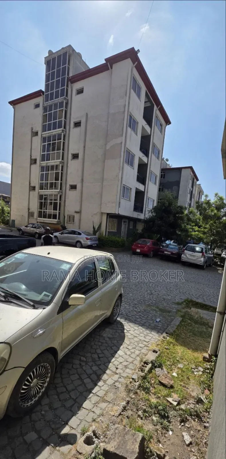 Furnished 1bdrm Apartment in ሀይሌ ሪል እስቴት, Yeka for sale