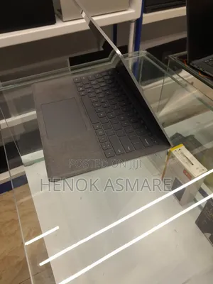 New Laptop Microsoft Surface 8GB Intel Core I5 SSD 256GB